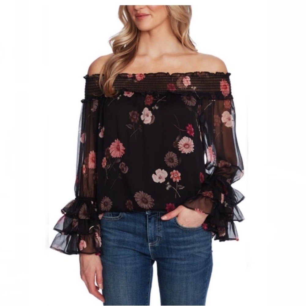 CeCe
Romantic Memories Off-the-Shoulder Top in Black Floral Size S